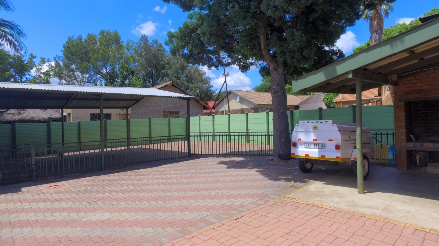 3 Bedroom Property for Sale in Bodorp North West